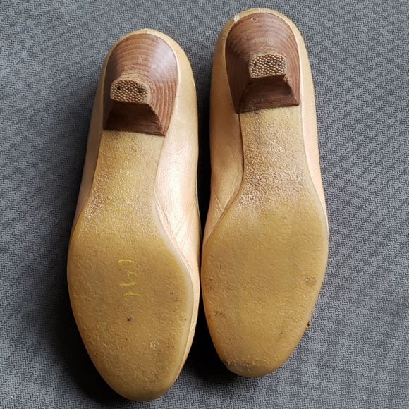 Luxury leather kitten heels from Japan - Picture 4 of 5